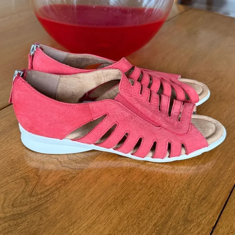 Comfortiva sandals